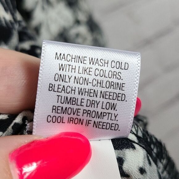 Apt. 9 Black & White Snakeskin Safari Mix Print Top Jersey Knit Blouse - Picture 8 of 11